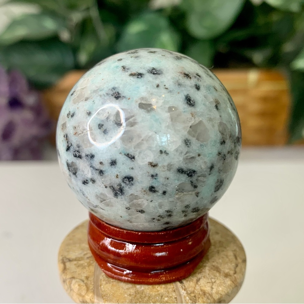 Kiwi Jasper Carved Sphere Crystal Healing Chakra Stone Ball Orb With Stand 1.5" - Picture 6 of 8